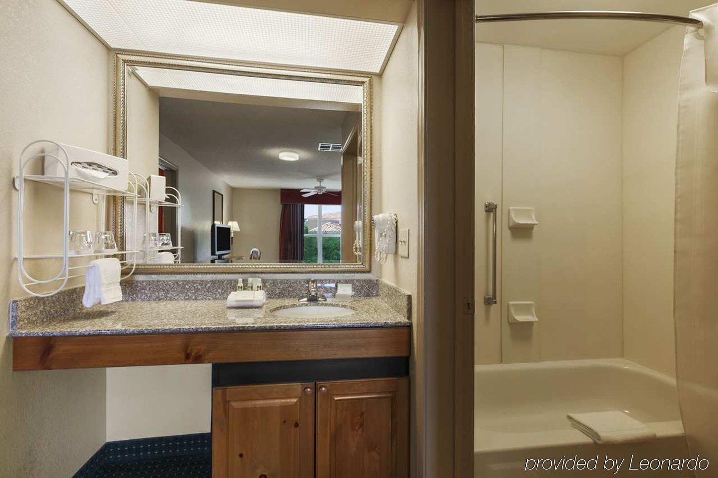 Homewood Suites Phoenix-สก็อตส์เดล ภายนอก รูปภาพ